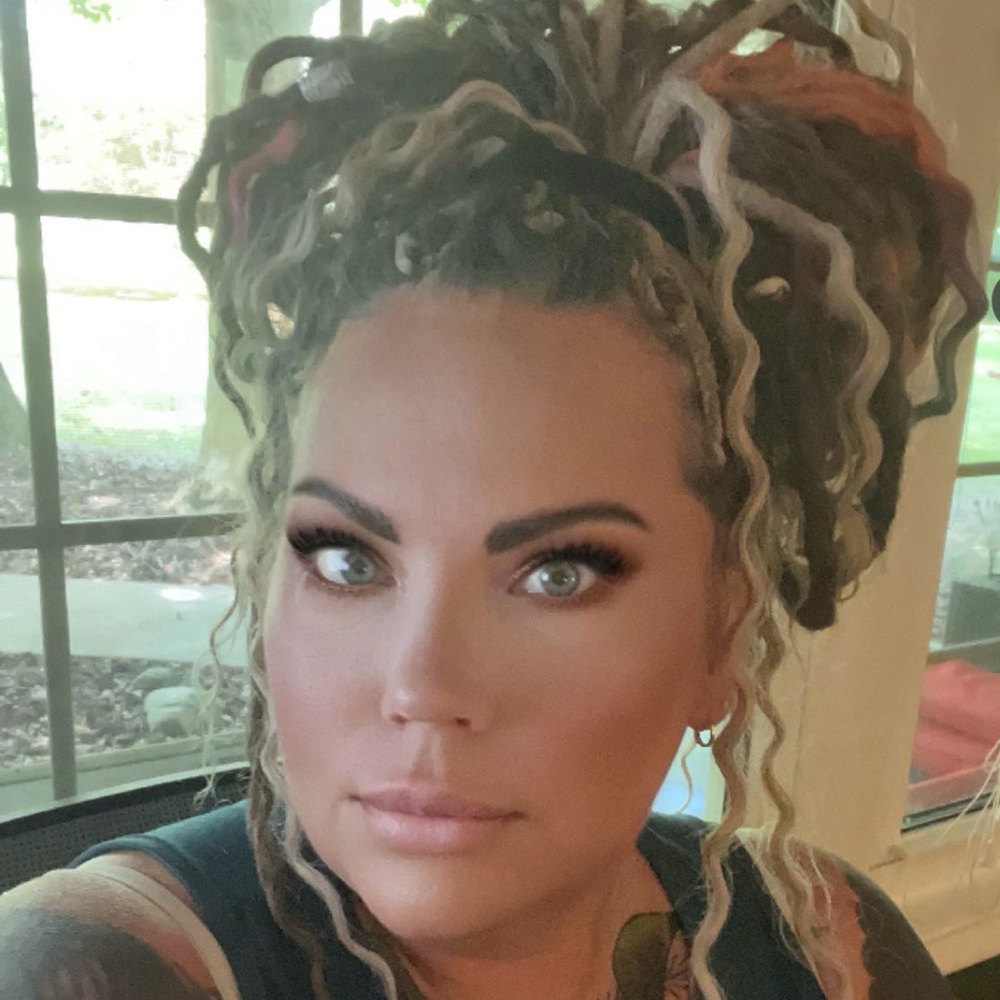 Meet your Posher, Andrea